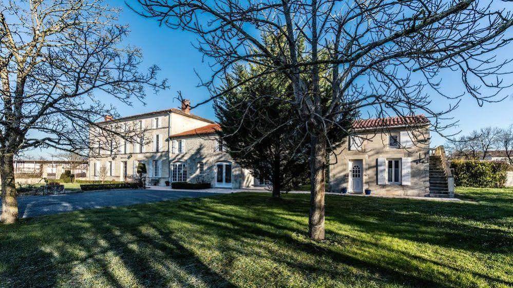 ホテル Logis Domaine Du Prieure Tonnay-Boutonne エクステリア 写真